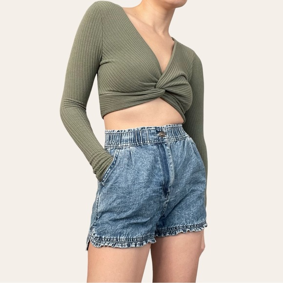 Windsor Green Front Twist Crop Top - Picture 2 of 3